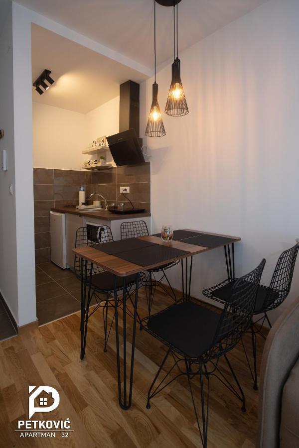 Petkovic Apartmani Studio32 Jagodina Ngoại thất bức ảnh