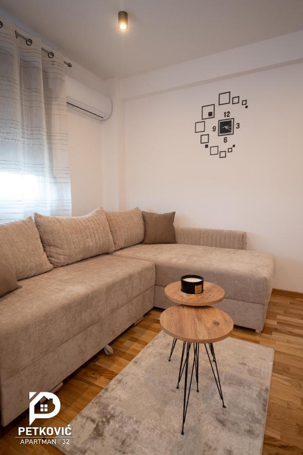 Petkovic Apartmani Studio32 Jagodina Ngoại thất bức ảnh